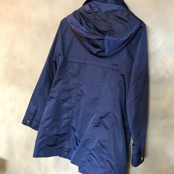 Jones New York hooded rain coat in Navy blue - Picture 2 of 8